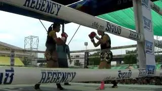 Chantal Ughi WMA World champion 'Janthra' vs. Thai champion Bangkok, 2010.mov