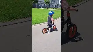 Даниэль на велобеге первый раз