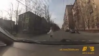 Доказательство что у девушек тоже есть яйца.
