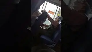 সাবধানে কাকু 😳