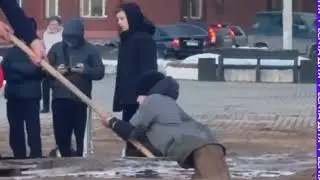 В Солнечногорске спасатели вытаскивали детей из «зыбучих песков» в центре города