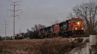 CN 5772 leads CN M337 through Glendale Heights, IL on 11/24/2024!