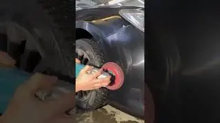 Paintless scratch polishing. Car scratch removal.