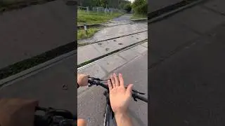ЛАЙФХАК КАК ПРОЕХАТЬ ЖД ПЕРЕЕЗД НА ВЕЛОСИПЕДЕ 