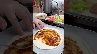 Kolay pizza tarifi 🌷paylaştım tadına doyamıycaksınız 💜hamur yoğurmadan￼🌟🍀🌺