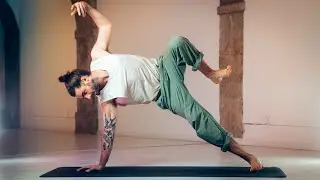 30 Minute Vinyasa Yoga Flow for True Strength