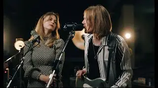 Ida Mae - Feel The World Turning - Live