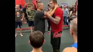 Пощечина/подзатыльник от Александра Емельяненко на мастер-классе