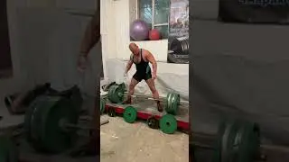 Становая тяга 230 кг на 2 повторения.