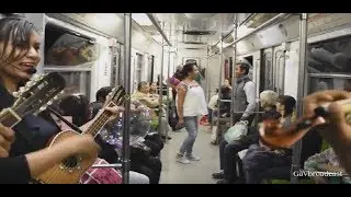 Zapateando el Querreque en el Metro de la Ciudad de México (CDMX) con el Trío 3 en Línea