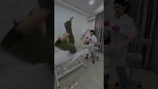 Открываю двери без ключа😅..