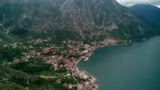 Черногория, вид на Боко- Которский залив. Гроза
