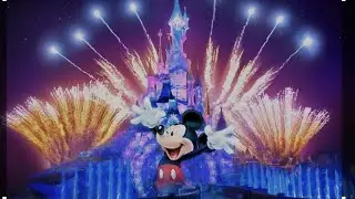 disneyland parijs Magical fireworks show.