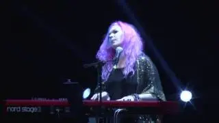 Jen Armstrong - Performing 'What Goes Around' live in China!