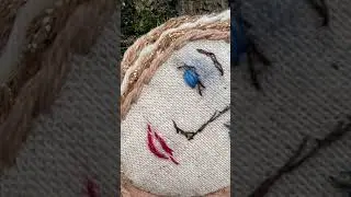 Оригинальная брошь «Мечтательница». 