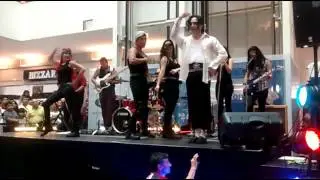 Estefan Jackson Black or White