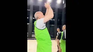 Эрдоган играет в баскетбол