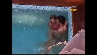 Veliki Brat VIP 5 - Ava Karabatić & Željko se ljube u bazenu