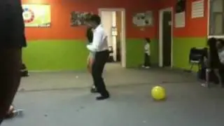 Sexy Colombian Girl Dancing Kuduro in the United States