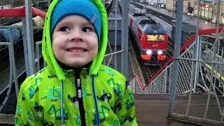 Max watches the train, a freight train and trains Video for children about trains