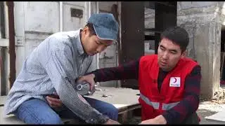 Кол КУЙУП калганда, Биринчи жардамды туура корсотунуз.