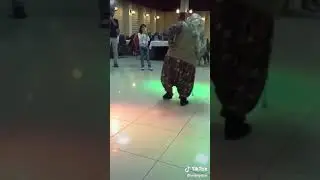 Tik tok. Helal olsun teyze sana.Seni gidi topal.
