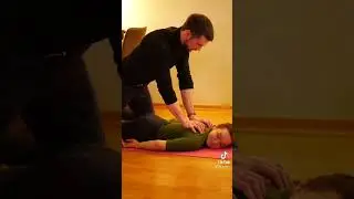 Лайфхак, как прохрустеть спину