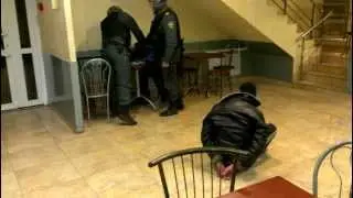 Саня, ты че делаешь? Осади !!! Зашли покушать шаверму :D