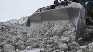 Caterpillar D10T - Slot Dozing Snow