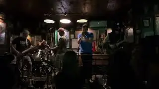 Entre dos tierras - Rocking Troopers