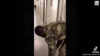 черного в отставку