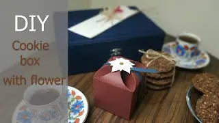 Cookie box with flower