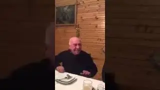 Поет красиво? Не так ли?