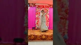 Groom's Chachi (yad piya k aane lagi)