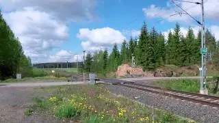 P909 @ Siro level crossing