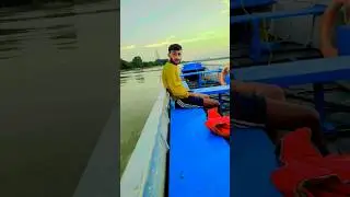 Steamer bo Boating. Shubh nature.\nVerge ke pass