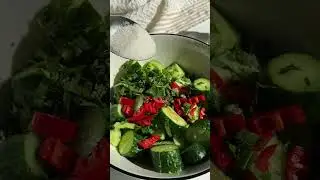 Вкуснятина невероятная.Быстро, сочно, с остринкой.