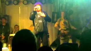 El leon - Besame - La Mona Jimenez