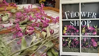 DIY Floral Vintage Window / Dried Flower Crafts / Repurposing Old Windows / Thrifted Craft Tutorial