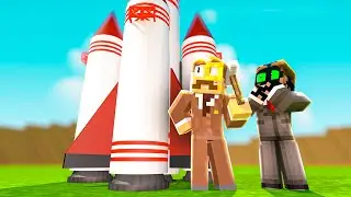 ESCAPING a METEOR in Minecraft! (Crazy)