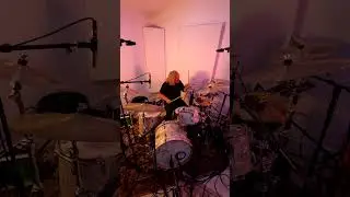 Tal Bergman | We’re Connected #drums #drumming #drummer #groove #recordingstudio 😎👍