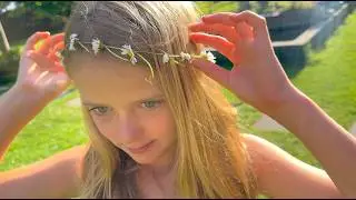 Making a flower wreath with the girls | Bellinga Short 