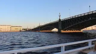 Прогулка на теплоходе по Большой Неве в Петербурге майским вечером (часть 1)