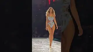 @priricart in @emasavahl swimwear at Miami Swim Week @edgar.entertainment @miamiswimweekshows