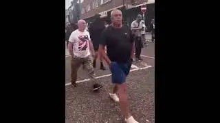 Britain Protest ब्रिटेन मेअंतर-जातीय हिंसा की लहर: तीन लड़कियों की हत्या बढ़ाई एंटी माइग्रेंट आक्रोश