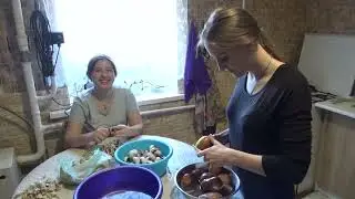 На улице ветрено а на кухне сытненько