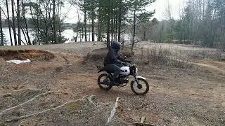Мопед Кольт. Первый раз катаю по лесу.