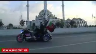 Рамзан Кадыров на мотоцикле по Чечне 2