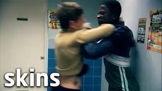 Thomas Draws A Line | Skins