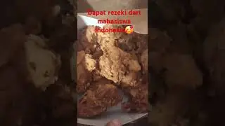 Dikunjungi mahasiswa Indonesia dan dapat rezeki😍